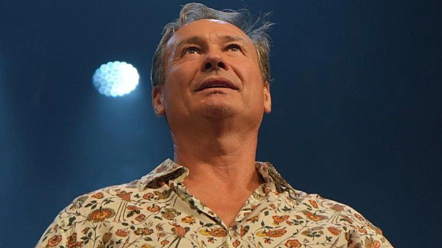 ФНС ликвидирует театр пародиста Александра Пескова