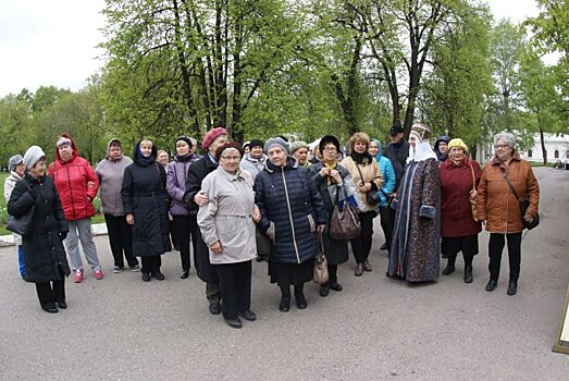Получатели социальных услуг побывали на Государевом дворе