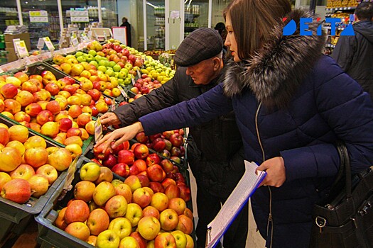 Россияне идут на риск, оплачивая продукты на рынке переводом на карту