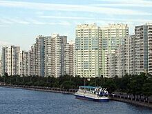 Москвич прыгнул с моста в реку за упавшими ключами