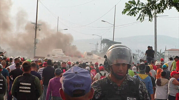 Оператора RT ранили во время протестов в Венесуэле