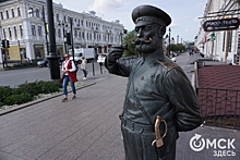 В Омске сэкономили на ремонте скульптуры Городового