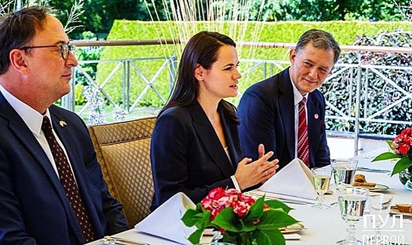 Группа сенаторов США на следующей неделе встретится в Литве с Тихановской