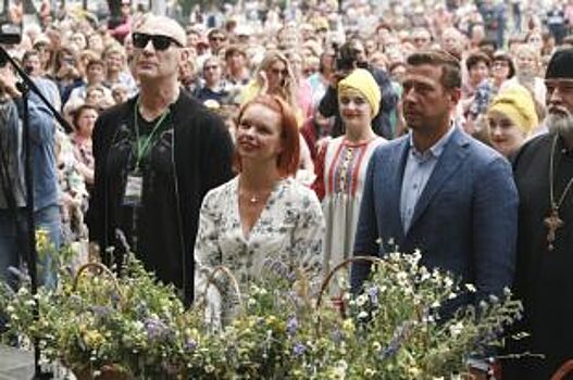 Звезды российского кино открыли Шукшинский фестиваль на Алтае