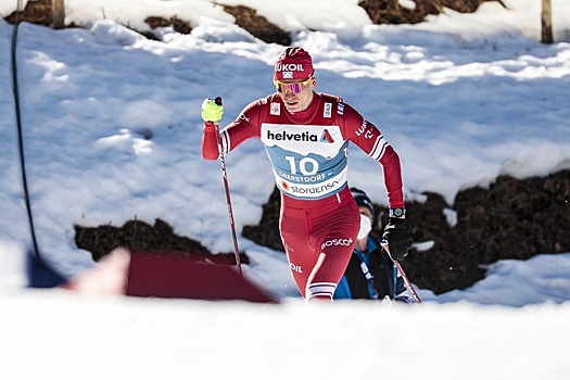 Большунов вышел в ¼ финала спринта на «Тур де Ски»