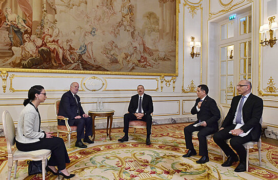 Президент Ильхам Алиев проводит встречи в Париже