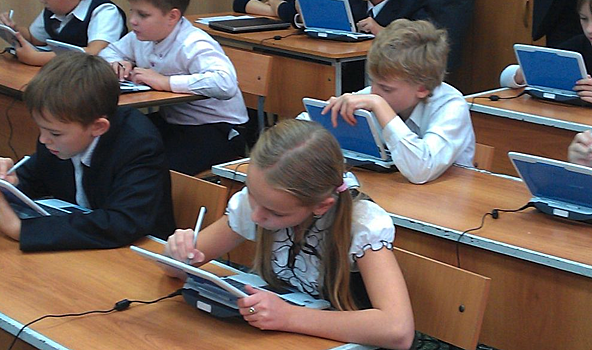 Цифра дня: Сколько российских школьников не пользуются Интернетом?