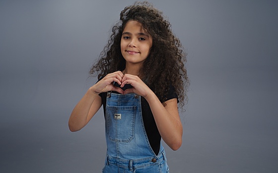 Вся в маму: 10-летняя красавица-дочь Мэрайи Кэри дебютировала в качестве модели