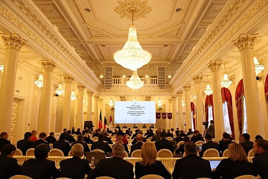 Мэр Казани наградил экс-прокурора и бывшего начальника столичной полиции "Знаком Отличия"