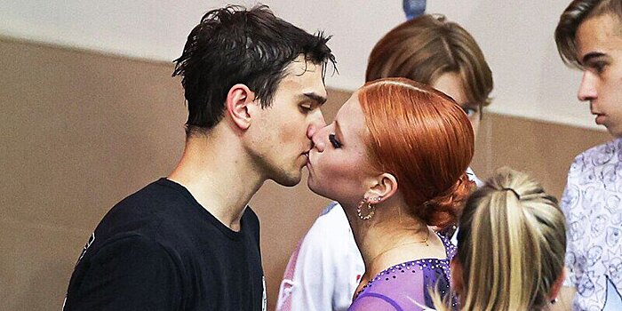 Александра Трусова показала обручальные кольца. Завтра состоится ее свадьба с Макаром Игнатовым