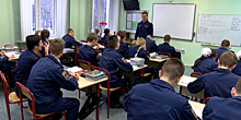 Сотрудники следственного управления поздравили кадет подшефного образовательного учреждения с Днем кадета России