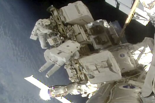 Астронавты НАСА завершили выход в открытый космос