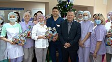 Министр здравоохранения Пензенской области развез подарки детям врачей