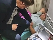 "РГ" выяснила, как оказывают первую медицинскую помощь на борту самолета