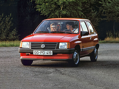 Гоночное имя, дутые крылья и кузовное ассорти: отмечаем сорокалетний юбилей Opel Corsa
