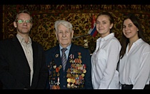 Ветерана Александра Воронкова навестили волонтеры Колледжа «Царицыно»