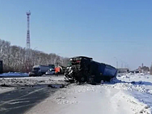 На трассе «Иртыш» под Новосибирском в лобовом ДТП погиб водитель «КамАЗа»