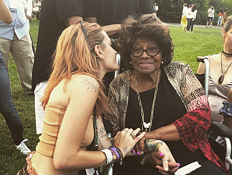 Дочь Майкла Джексона показала красавицу-бабушку и призналась ей в любви