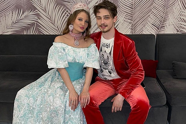 Ескі және жас порно оргиялары