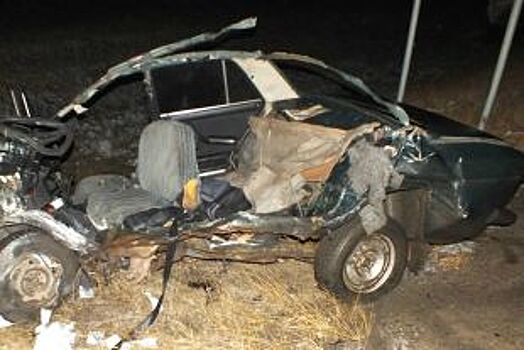 В районе села Чардым в УАЗ обгорели два человека