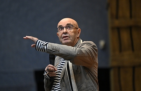 «Диалог с потусторонним»: Худрук театра «Эрмитаж» раскрыл замысел своего «Гамлета»