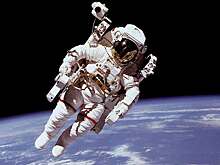 Почему космонавты вырастают на 5 сантиметров за время полёта