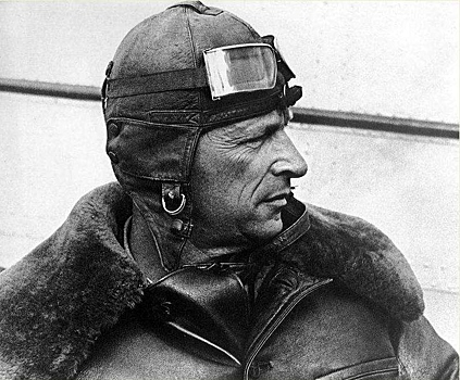 В тени великого Чкалова: история легендарного пилота СССР