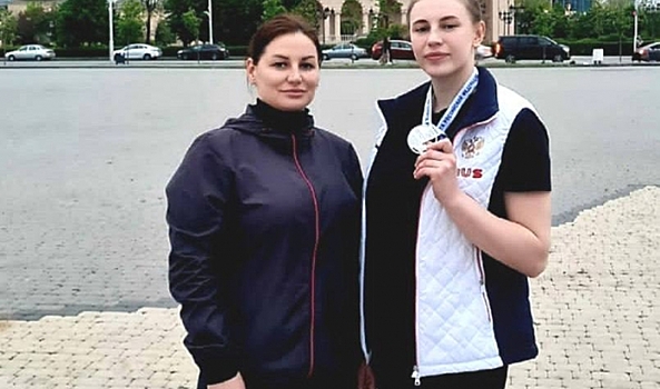 Волгоградка Ангелина Ментий взяла серебро на чемпионате РФ по борьбе на поясах