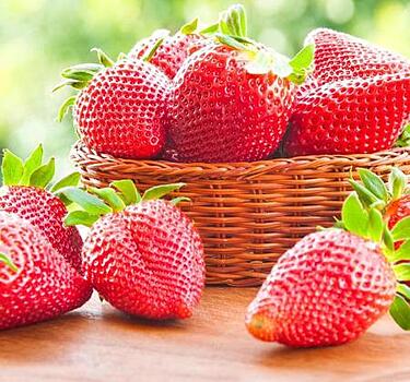 Польза и вред клубники для здоровья женщины
