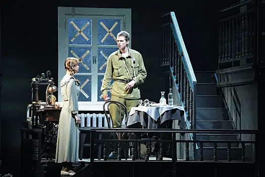 Любовь на фоне катастрофы: премьера спектакля "Отпуск по ранению" вышла в Самаре