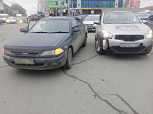 Наглый водитель спровоцировал столкновение «Ниссана» и «Тойоты» на Маркса