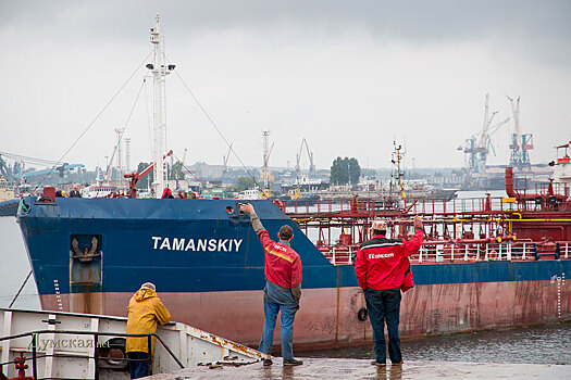 Украина вернула нефтяной танкер «Таманский»