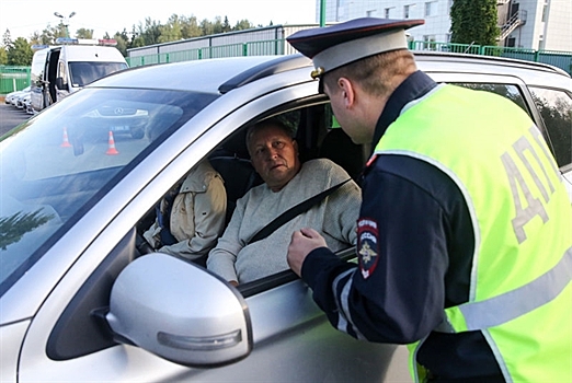 Автоинспекторам вернули права! Водителей вновь смогут останавливать автомобили вне стационарных постов