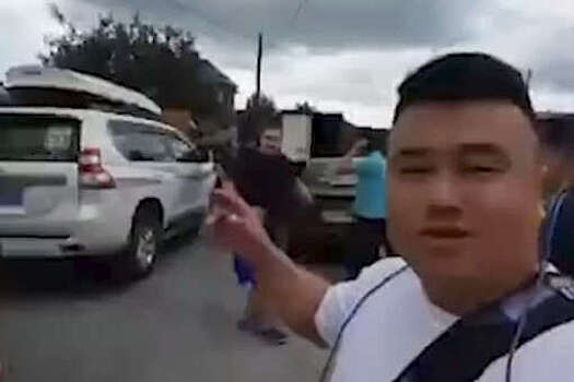 Полиция Арамиля выгнала китайского блогера Маолюя из города