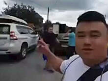 Полиция Арамиля выгнала китайского блогера Маолюя из города