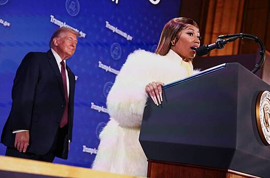 Трамп захотел отрастить ногти как у Ники Минаж