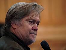 Экс-советник Трампа назвал Зеленского жуликом и подонком