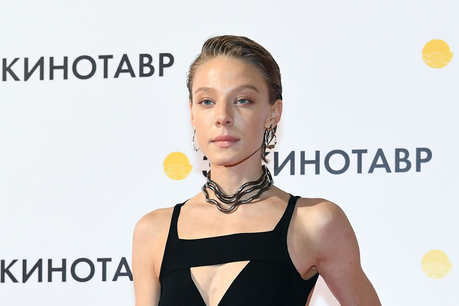 Актриса Алена Михайлова призналась, что красные дорожки вызывают у нее стресс