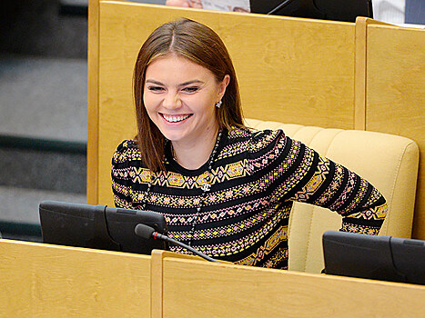 Алина Кабаева и её 6 профессий: депутат, актриса, медиаменеджер