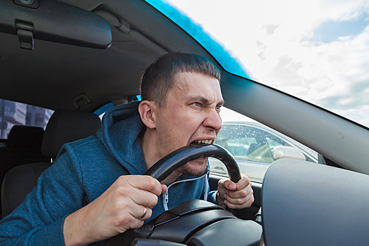 Семь факторов, которые раздражают российских водителей