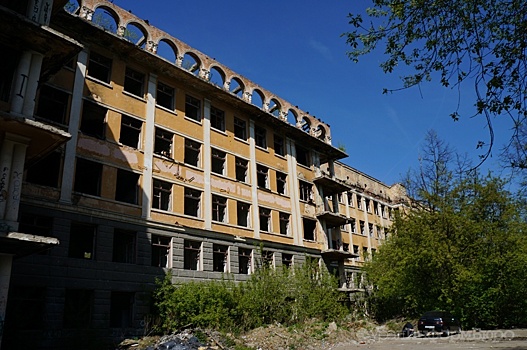 Больницу в Зеленой Роще отдадут школьникам