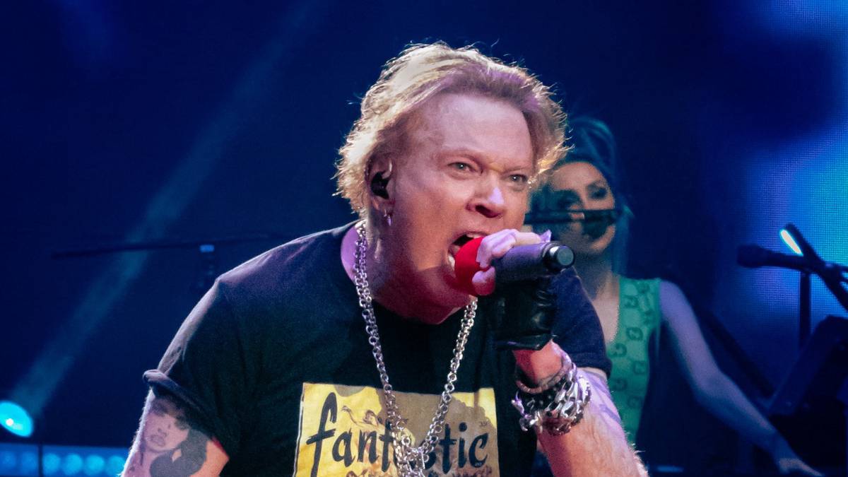 Солиста Guns N' Roses Роуза обвинили в изнасиловании