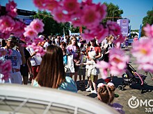 Ищи себя среди цветов: как прошёл самый красивый забег в Омске