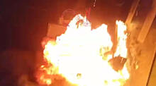 Электрокар врезался в фонарный столб в ТиНАО. Машина загорелась
