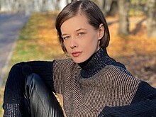 Живые цветы и пастельные тона: Шпица показала часть интерьера в своей квартире