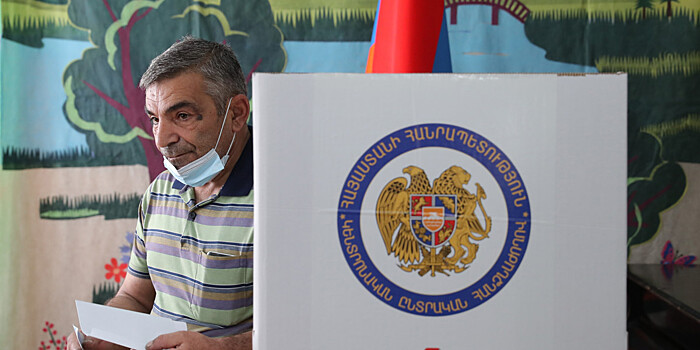Без крестиков и галочек: выборы в парламент Армении прошли в новом формате