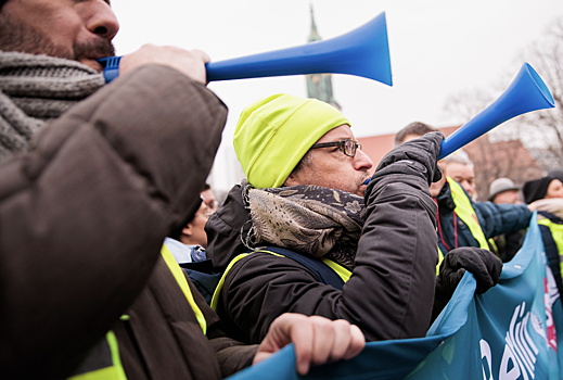 Полиция применила газ против протестующих в Берлине