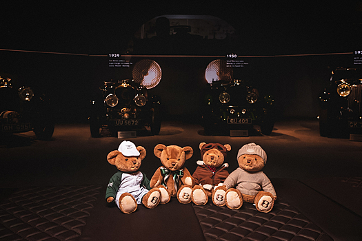 Bentley представила коллекцию плюшевых медведей