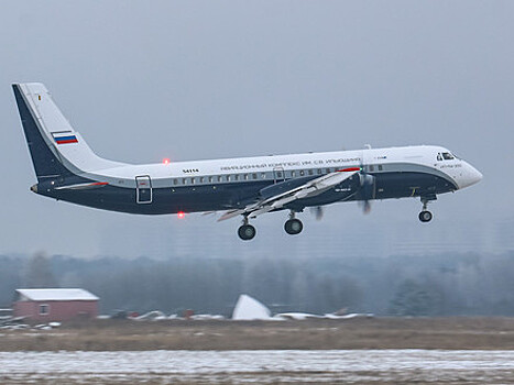 Вице-премьеру Юрию Борисову представили второй опытный образец пассажирского самолёта Ил-114-300
