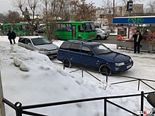«Я паркуюсь как...»: нарушение под носом у полицейских и осада двора автохамами
